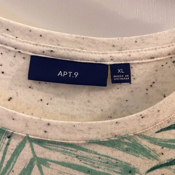 NBW. APT.9 oatmeal colored jersey top with green sequence. Size XL - Picture 3 of 3